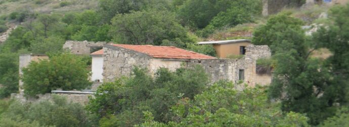 Ισραηλινοί επενδυτές αποκτούν ιστορικό χωριό στην Κύπρο – Αναταράξεις στην Τρόζενα από τη μεγάλη συμφωνία.