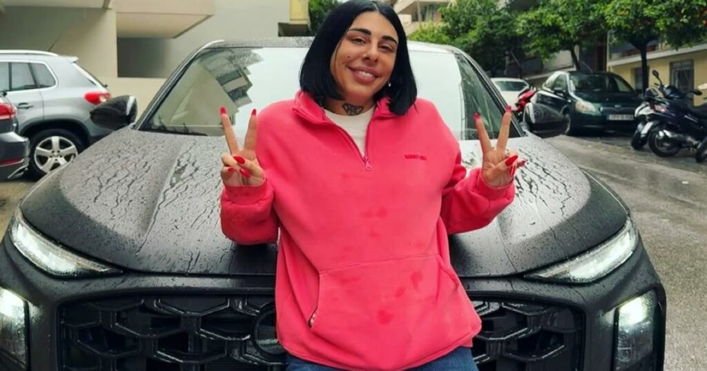 Άγρια αντιπαράθεση στο Σύνταγμα: Η Super Κική και περιπτεράς σε εκρηκτικό επεισόδιο (Βίντεο)