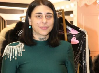 Super Κική: Επιτίθεται ξανά στους άντρες που «παραβιάζουν» τις γυναίκες.