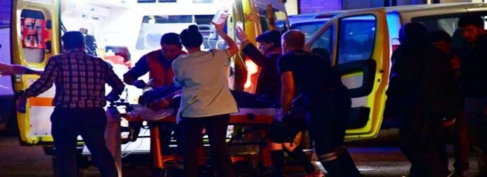 Γυναίκα επέστρεψε από το χείλος του θανάτου όταν το ασθενοφόρο χτύπησε σε λακούβα – Η συγκλονιστική ιστορία του συζύγου που προετοίμαζε την κηδεία της.