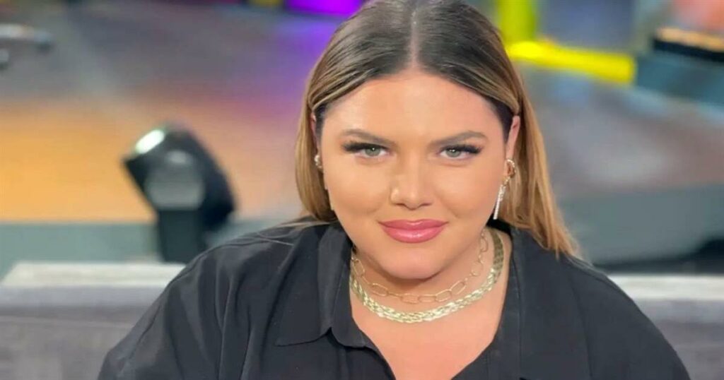 Δανάη Μπάρκα: Ανακαλύψτε τις 4 άγνωστες ιστορίες πίσω από το ακαταμάχητο χαμόγελό της.