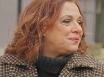 Εξομολόγηση ψυχής από την Ελένη Ράντου: Οι κακουχίες των παιδικών της χρόνων και η συγκινητική επιστροφή στη γειτονιά της – Δείτε το βίντεο.