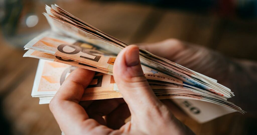 Περιορισμοί στις Συναλλαγές με Μετρητά – Νέοι Κανονισμοί και Αυστηρές Ποινές που Πρέπει να Γνωρίζετε.