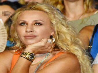 Σοκ με τη Γωγώ Μαστροκώστα: Δεν πέθανε από τον καρκίνο του μαστού – Η σπάνια ασθένεια που τη «λύγισε» (Βίντεο)