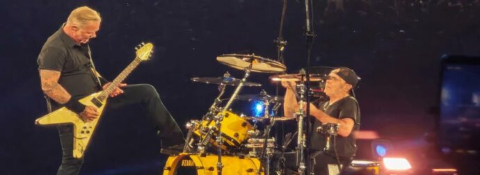 Metallica… Χορός συρτάκι στο ΟΑΚΑ: Όταν το Heavy Metal συναντά την ελληνική παράδοση!
