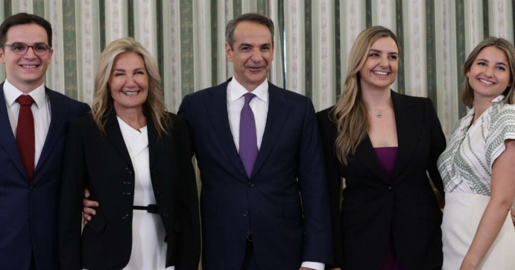 Η συγκινητική ανάρτηση της Μαρέβας Μητσοτάκη για τη Γιορτή της Μητέρας που αξίζει να διαβάσετε.