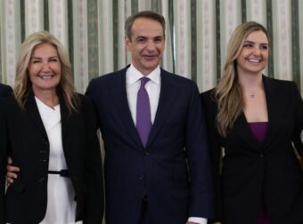 Η συγκινητική ανάρτηση της Μαρέβας Μητσοτάκη για τη Γιορτή της Μητέρας που αξίζει να διαβάσετε.