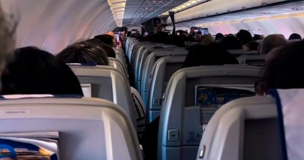 Συγκινητικός Αποχαιρετισμός: Πιλότος της Aegean Λέει Αντίο στους Επιβάτες μετά από 45 Χρόνια – Το Βίντεο που Έγινε Viral και Συγκίνησε το Διαδίκτυο