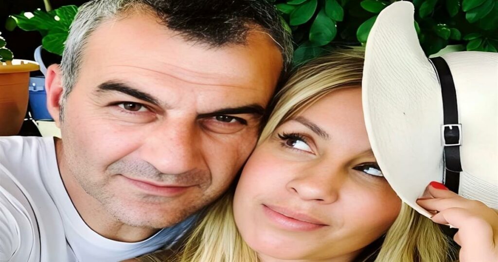 “Η Πρώτη Εμφάνιση του Τραϊανού Δέλλα Μετά την Αποκάλυψη για την Υγεία της Μαστροκώστα: Δείτε την Μεταμόρφωσή του!”