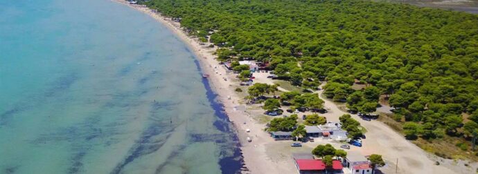 Απόδραση σε μια μέρα: Ανακαλύψτε τις παραλίες κοντά στην Αθήνα που θυμίζουν νησί!