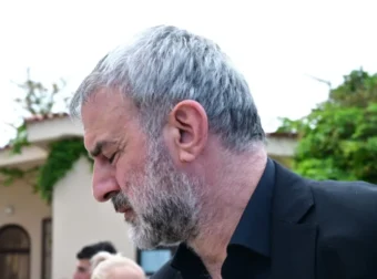 «Ξεκουράσου αγάπη μου, να είσαι σίγουρη ότι πάλι εσένα θα ερωτευόμουν» – Ράγισε καρδιές ο επικήδειος του Τραϊανού Δελλά