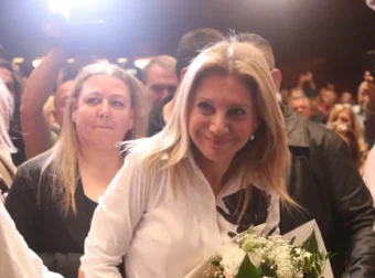 «Αναγέννηση της Δημοκρατίας»: Από τον Ρήγα στη Μαρία Καρυστιανού – Ενθουσιασμός στο Ολύμπιον για το νέο πολιτικό κίνημα.