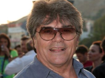 Πάνος Μιχαλόπουλος: Επιστρέφει στη μυθοπλασία μετά από 20 χρόνια – Σε ποια σειρά θα τον δούμε