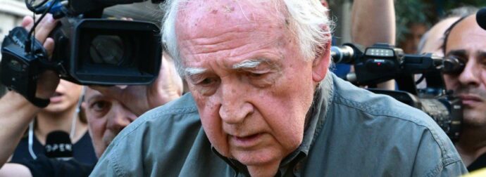 Αλέξανδρος Γιωτόπουλος: Η στιγμή που μπαίνει σε ταξί και επιστρέφει στις φυλακές – Φωτογραφίες ντοκουμέντο