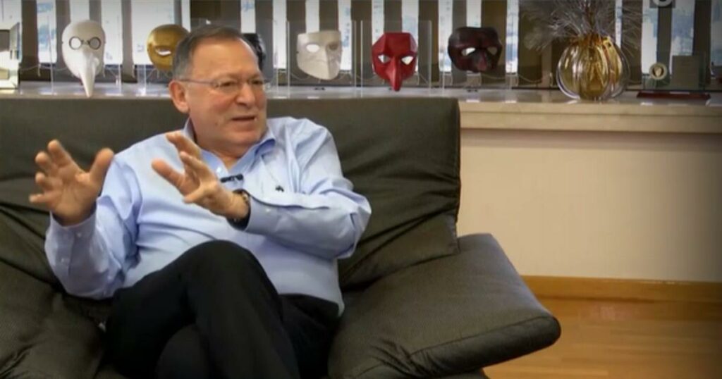 Ανδρέας Φουστάνος για Ελένη Μενεγάκη: «Ίσως κουράστηκε ή κούρασε» – Όσα αποκάλυψε για την προσωπική του ζωή (Βίντεο)