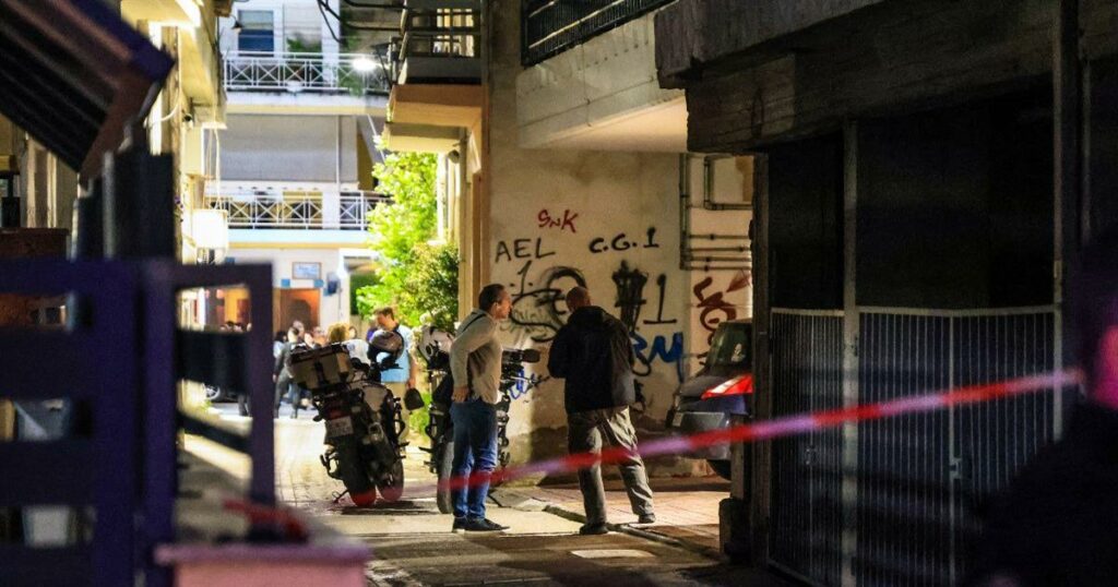 Σοκ στην Καλαμάτα: 41χρονος φέρεται να σκότωσε τη σύζυγό του μέσα στο σπίτι τους – Τα δύο παιδιά μεταφέρθηκαν στο νοσοκομείο