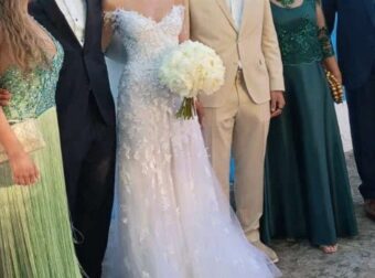 Γάμος στην ελληνική showbiz: Παντρεύτηκαν μετά από 10 χρόνια – Το συγκλονιστικό νυφικό και η κούκλα σύζυγος (Βίντεο και φωτογραφίες)