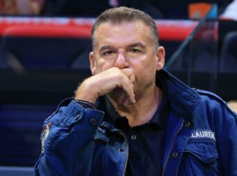 «Πυρά» κατά του Γιώργου Λιάγκα: «Ισοπεδώνεις χαρακτήρες, κάνεις κιτρινισμό και φοράς το κοστούμι του παρεξηγημένου»