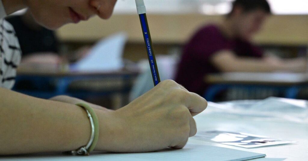Πανελλήνιες 2026: Πώς διαμορφώνονται οι βάσεις – Οι σχολές που «κλειδώνουν» άνοδο και πού αναμένονται εκπλήξεις