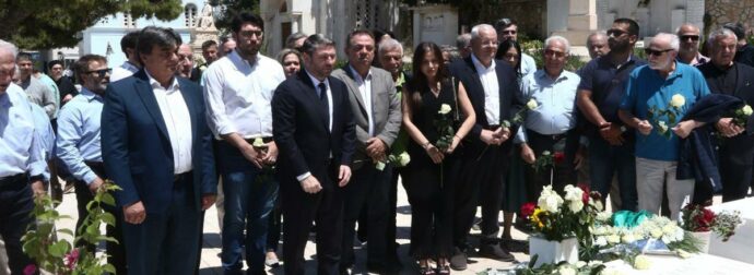 30 χρόνια μετά τον θάνατό του: Πώς είναι σήμερα ο τάφος του Ανδρέα Παπανδρέου στο Α’ Νεκροταφείο