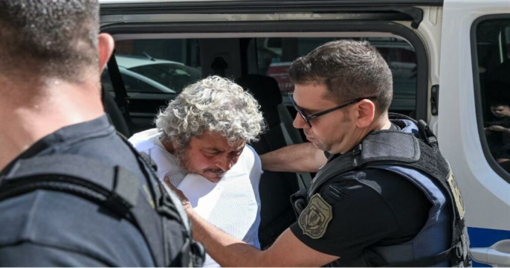 «Κάστρο» στο Αίγιο ο Δαλαμάγκας – Πώς ζούσε με δεκάδες σκυλιά και μυστική ταυτότητα