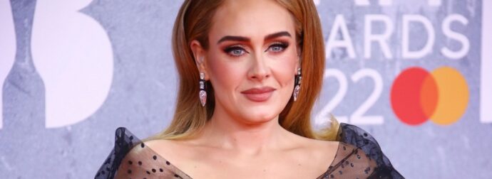 Σχεδόν αγνώριστη η Adele: Σπάνια δημόσια εμφάνιση στο Βρετανικό Grand Prix
