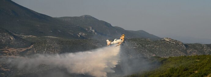 Φωτιά στη Φθιώτιδα: Εκκενώθηκαν τα χωριά Σφάκα, Ζέλι και Κατάλυμα – Μπαράζ μηνυμάτων 112