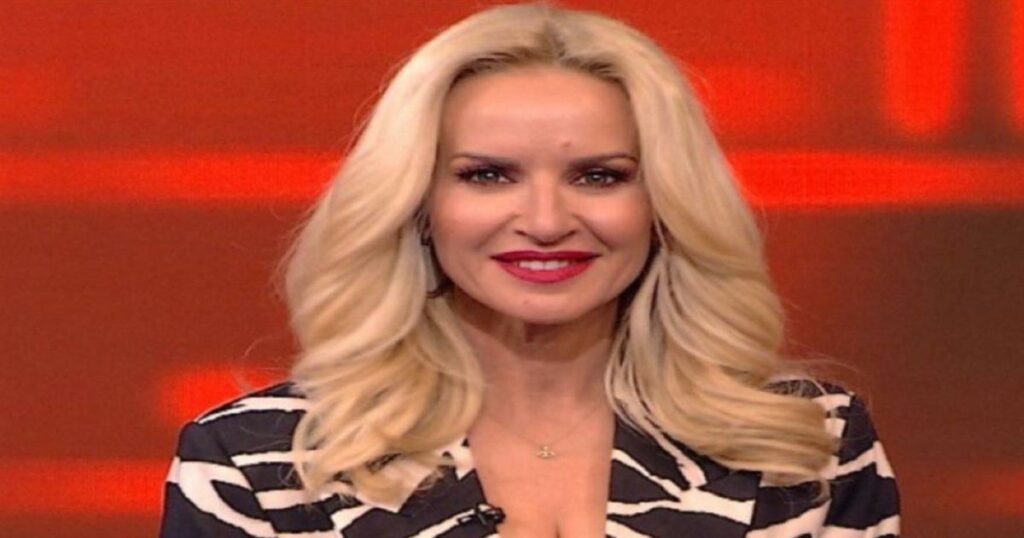 Η Μαρία Μπεκατώρου όπως δεν την έχουμε ξαναδεί: Ποζάρει με το μαγιό της και το Instagram πήρε φωτιά