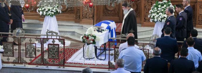 Κωνσταντίνος Λαιμοδέτης: Θρήνος στην κηδεία του 27χρονου Πυροσβέστη που έχασε τη ζωή του στη φωτιά – Φωτογραφίες