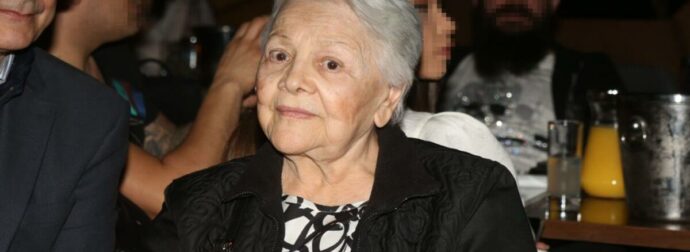 Μαίρη Λίντα: Η δολοφονία της μητέρας της που την σημάδεψε – Διαρρήκτες την χτύπησαν και την έκαψαν ζωντανή