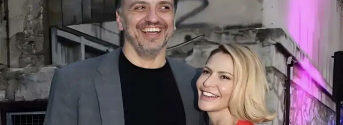 Κρυστάλλινοι πολυέλαιοι, πανάκριβα βαριά έπιπλα, χειροποίητα χαλιά: Η 1η φώτο μέσα στο αρχοντικό των Κικίλια – Μπαλατσινού στο κέντρο της Αθήνας