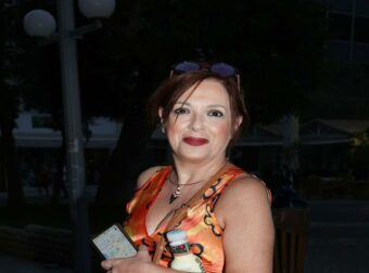 Κανείς δεν το περίμενε από την Ελένη Ράντου: Η φωτογραφία με μπικίνι στα 62 της που έκανε τους πάντες να μιλούν