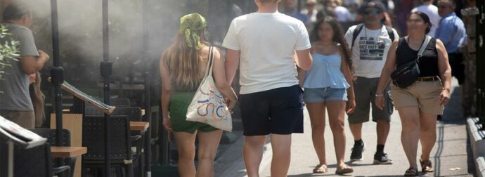 «Ό,τι δεν έκανε ο καιρός όλο το καλοκαίρι, θα το κάνει το τρίτο δεκαήμερο του Αυγούστου» – Τι λένε οι μετεωρολόγοι για το κύμα ζέστης