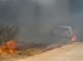 ΕΚΤΑΚΤΟ: Βρέθηκε απανθρακωμένη σορός σε αυτοκίνητο – Οριοθετήθηκε η πυρκαγιά (video)
