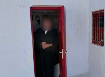 Τον αναγνώρισαν σε μοναστήρι με μαύρο ράσο – Τι συμβαίνει με τον συνεργάτη της Καινούργιου (φωτογραφίες)
