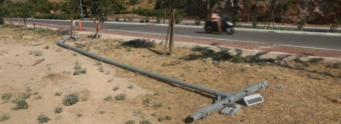 Η τελευταία βόλτα της βραδιάς που κατέληξε σε τραγωδία για την παρέα στα Άνω Λιόσια: Νεκρή 17χρονη, στη ΜΕΘ η συνομήλικη φίλη της