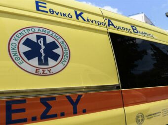 80χρονος ανασύρθηκε από τη θάλασσα στην Κάρπαθο χωρίς τις αισθήσεις του