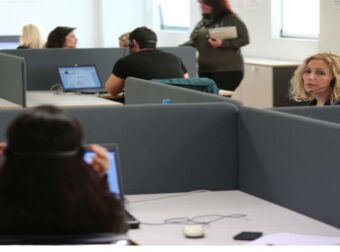 Έξτρα μισθός για 40.000 δημοσίους υπαλλήλους