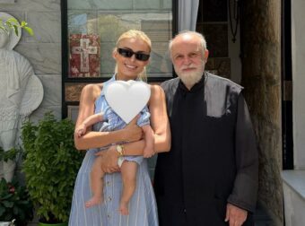 Συγκίνηση για την Καινούργιου: Επισκέφτηκε τον πνευματικό της μαζί με την κόρη της – «Το παιδί που ήταν μια προσευχή, σήμερα ήταν εκεί»