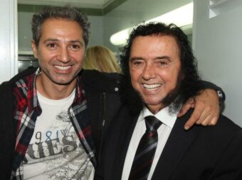 Ανατροπή με την ταφή του Δημήτρη Κόκοτα: Γιατί δεν θα αναπαυθεί δίπλα στον πατέρα του – Η απόφαση της συζύγου του