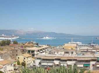 Φίλιππος Νιάρχος και Σεΐχης Hamdan Al Nahyan με τις θαλαμηγούς τους στην Κέρκυρα