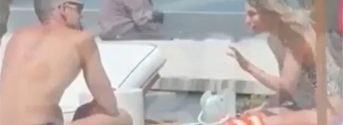 Έγιναν βούκινο χωρίς να το καταλάβουν: Οικονομάκου και Τσερέλα “πλακώθnκαν” στις ξαπλώστρες και έγιναν  βούκινο σε όλο τον Κόσμο
