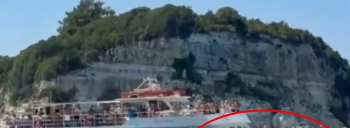 Αντίπαξοι: Εικόνες από το ατύχημα με τα τουριστικά σκάφη που ήταν γεμάτα με κόσμο (video)