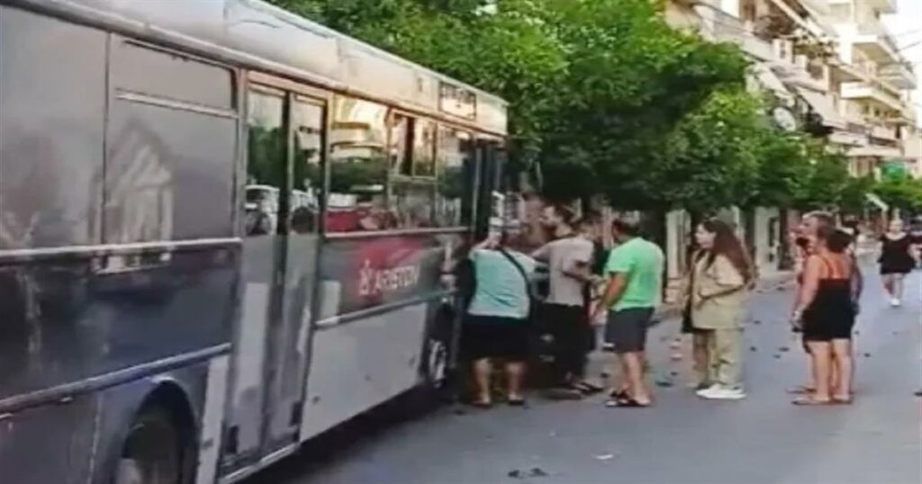 ΕΚΤΑΚΤΟ: Νεκρός οδηγός αστικού λεωφορείου ενώ οδηγούσε (video)