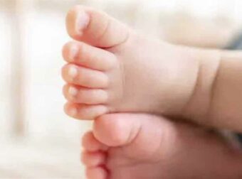 Το βρέφος που περίμενε 8 μήνες βρήκε οικογένεια – Συγκλονίζει η ιστορία του