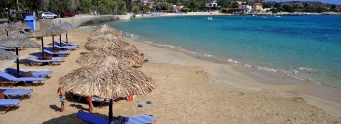Μαράθι: «Λουκέτο» σε δύο καντίνες για παραβάσεις με τραπεζοκαθίσματα