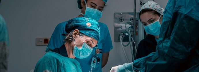 Κίνα: Γιατροί βρήκαν μεταλλικές βελόνες στην καρδιά, την κοιλιά και τη λεκάνη ενός άνδρα