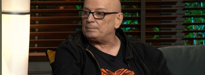 «Μπαίνω στο καμαρίνι, μου λέει “Παύρι, αυτό για σένα” και μου πετάει έναν φάκελο που μέσα είχε…»:  Συγκλονίζει για τον Μαζωνάκη ο άνθρωπος που έγραψε το “παιδί της νύχτας”