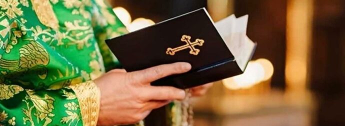 Τι πρέπει να λέμε σε έναν ιερέα όταν τον χαιρετάμε