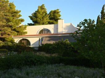 Μαζωνάκης: Κανείς δεν περίμενε αυτή την απόφαση των αδελφών του – Τι κάνουν στη βίλα του στη Βούλα
